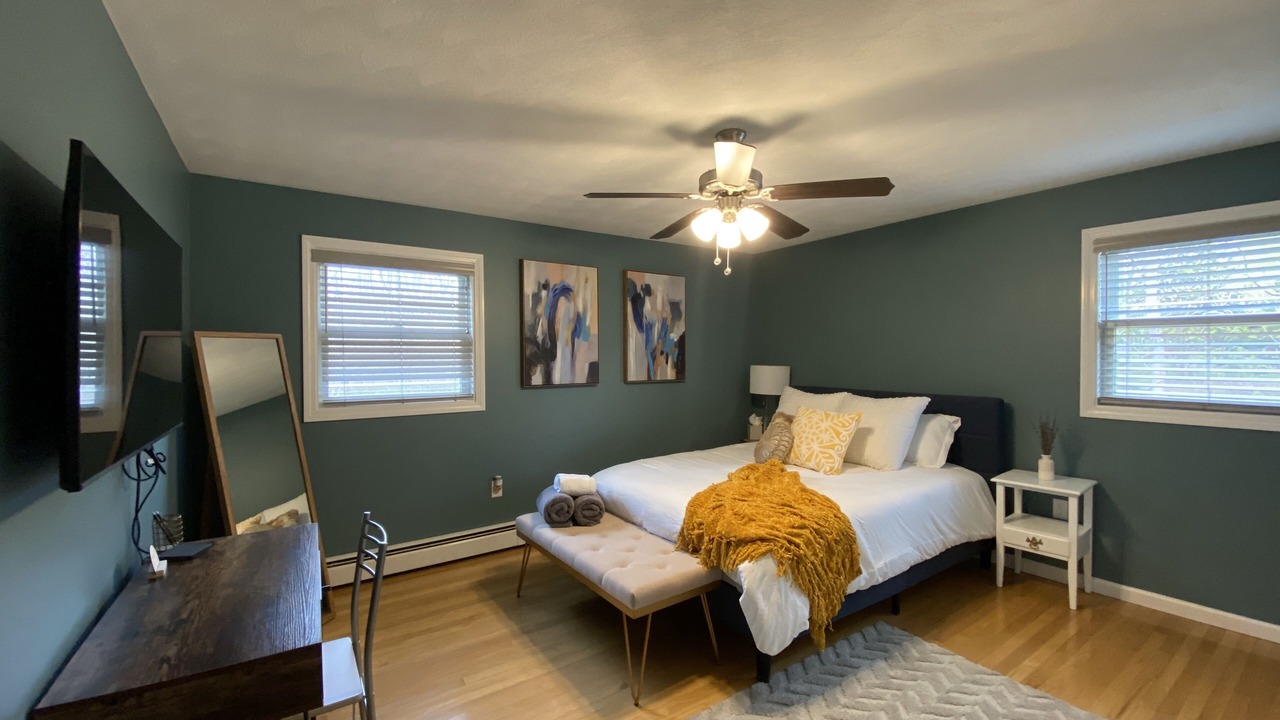 Photo of Bedroom in Old Mystic