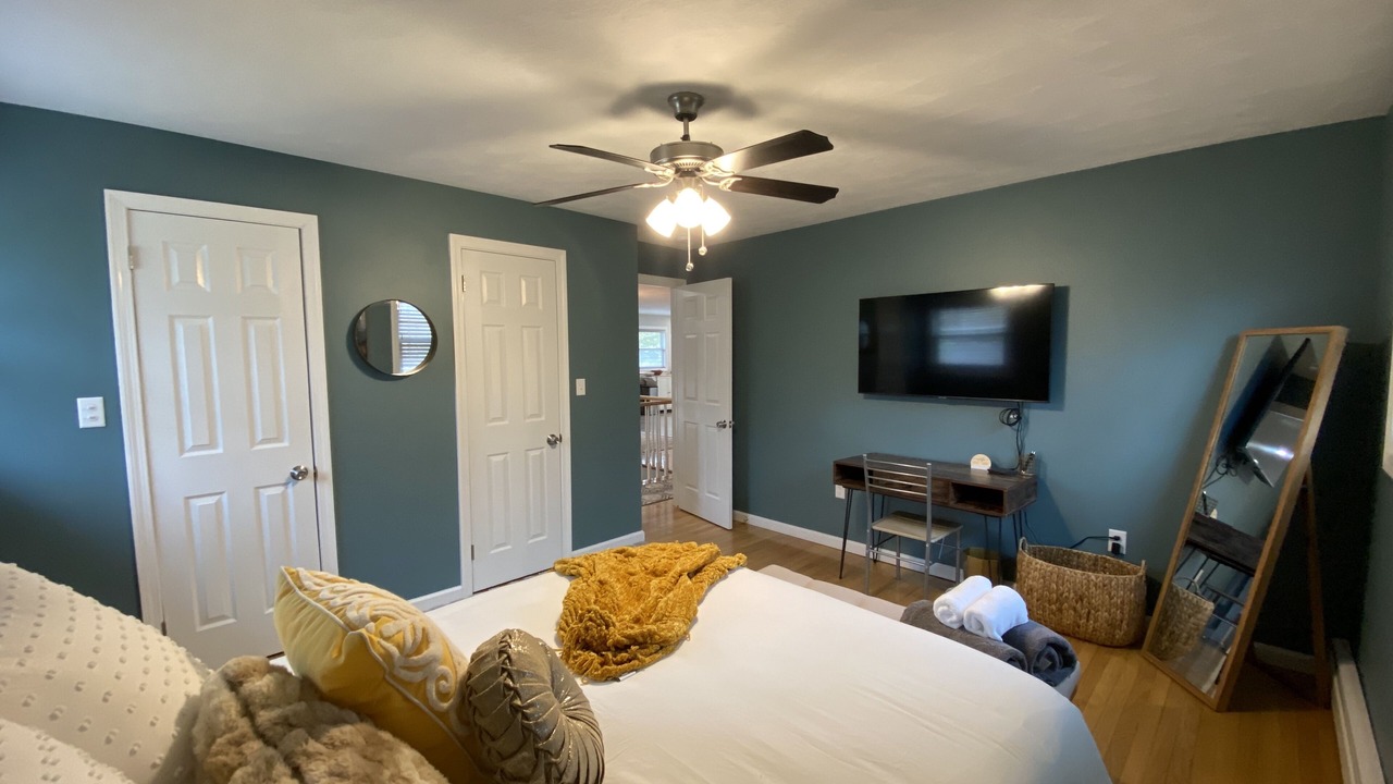 Photo of Bedroom in Old Mystic