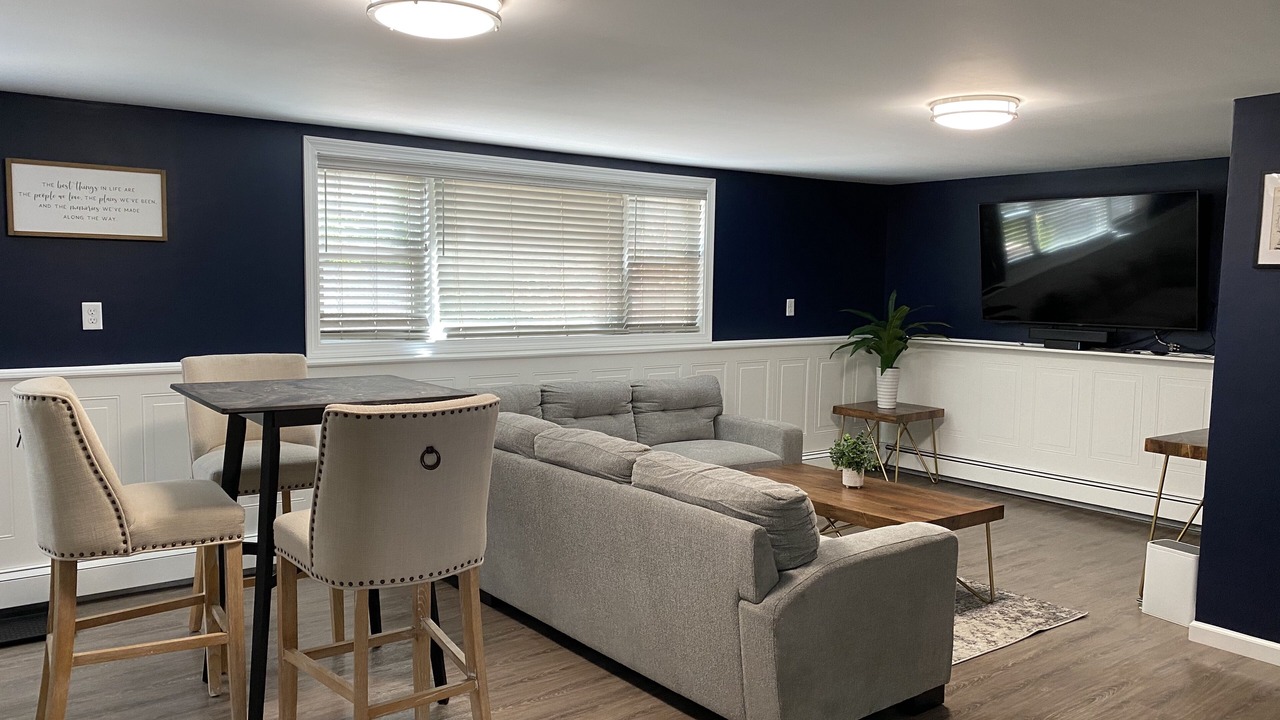 Photo of Livingroom in Old Mystic