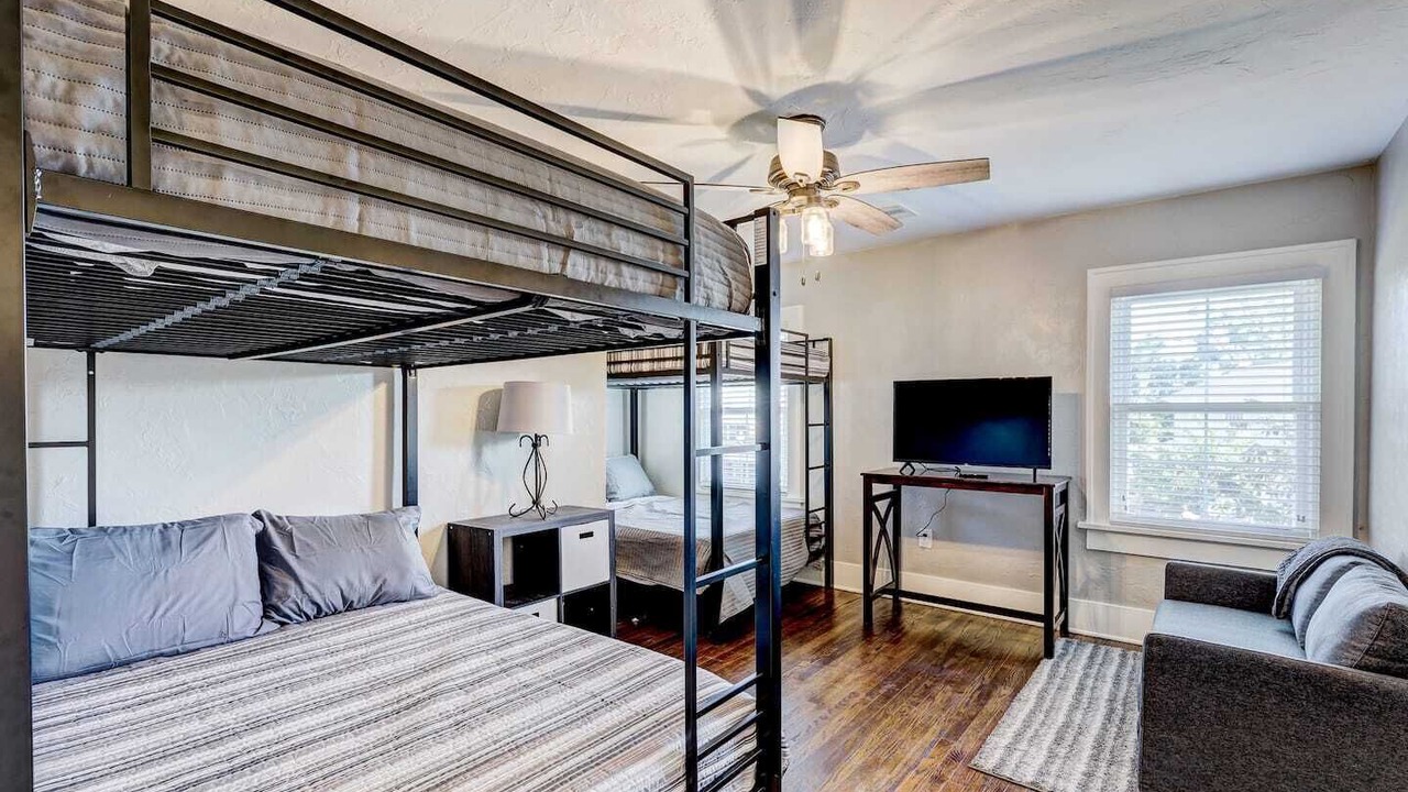 Photo of Bedroom in Lincoln Terrace