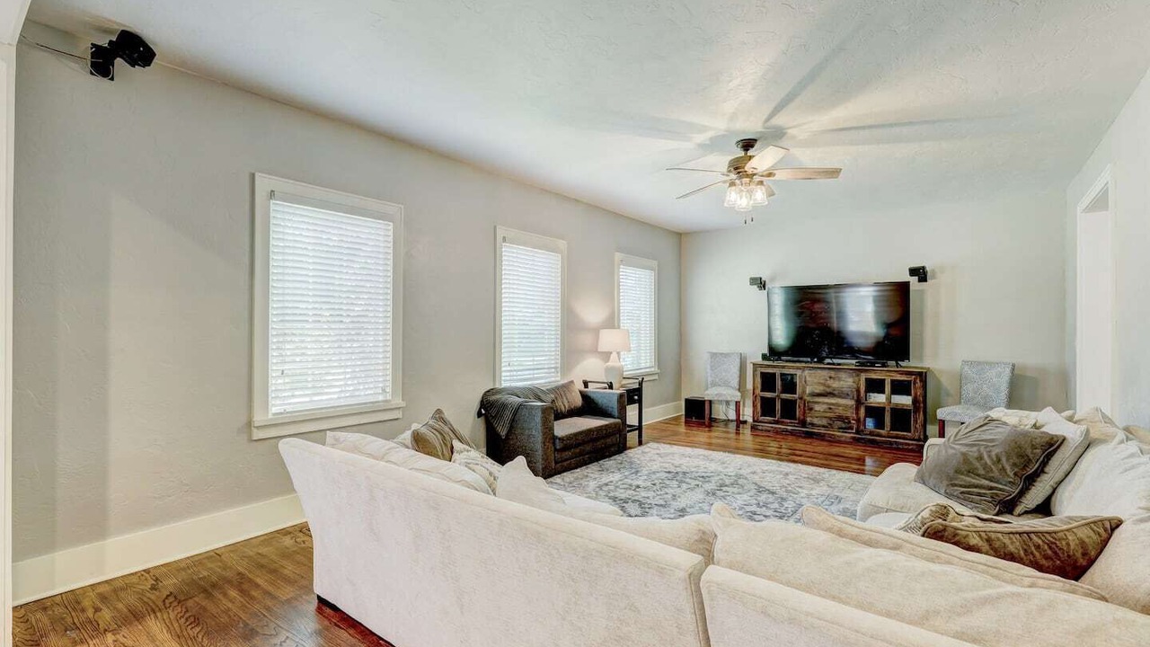 Photo of Livingroom in Lincoln Terrace