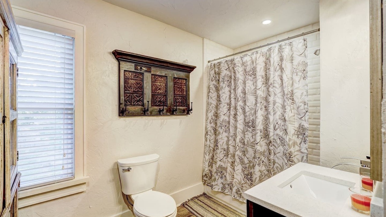 Photo of Bathroom in Lincoln Terrace