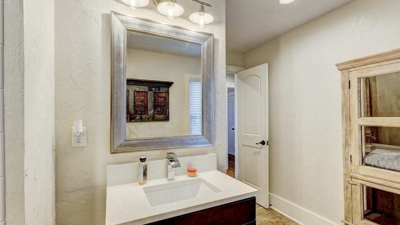 Photo of Bathroom in Lincoln Terrace