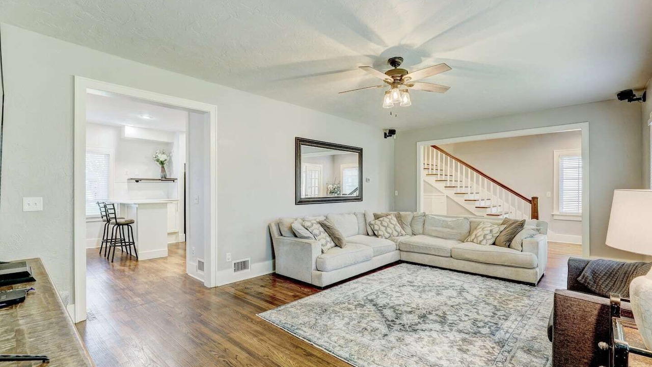 Photo of Livingroom in Lincoln Terrace