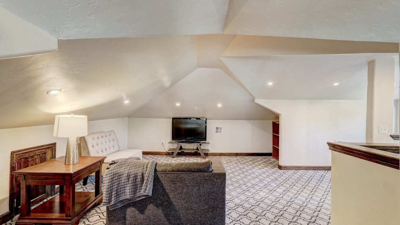 Photo of Livingroom in Lincoln Terrace