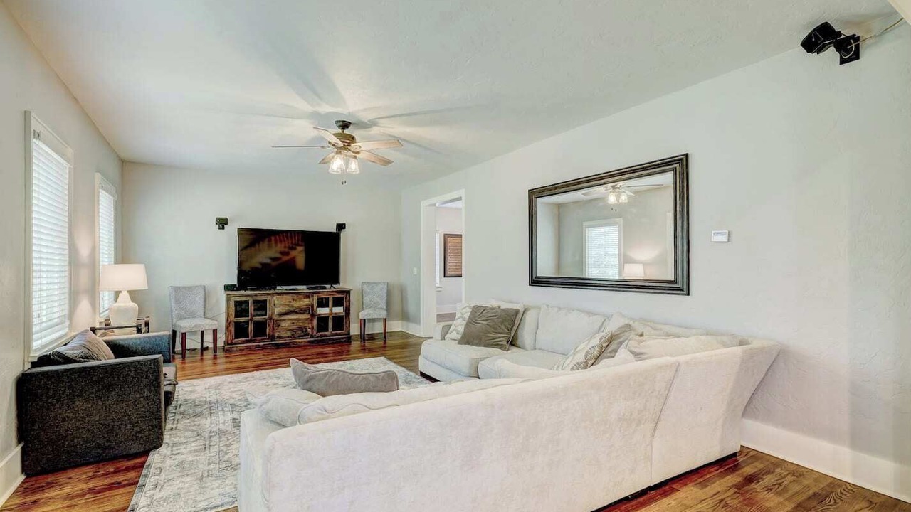 Photo of Livingroom in Lincoln Terrace