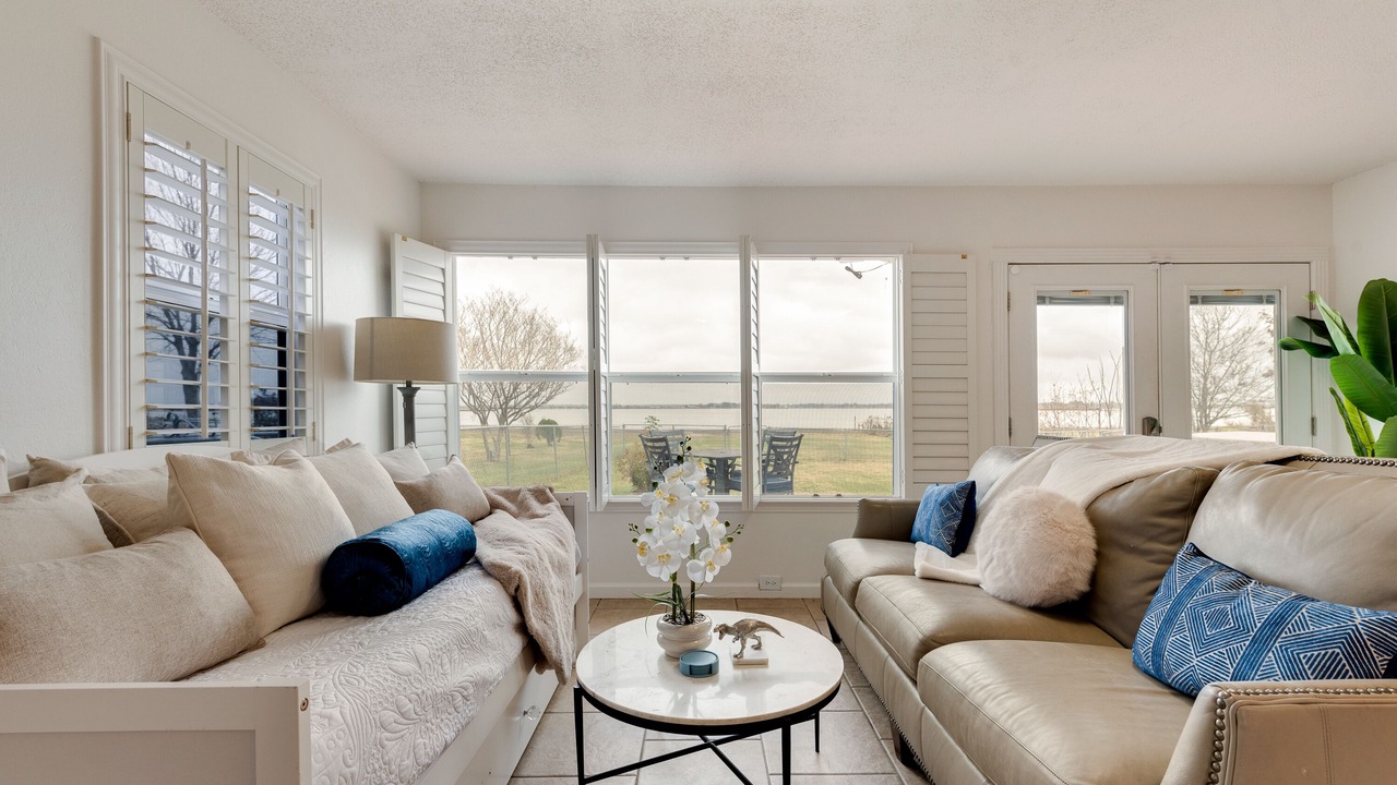 Photo of Livingroom in Seven Points