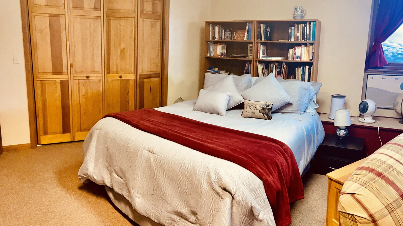 Photo of Bedroom in Redstone