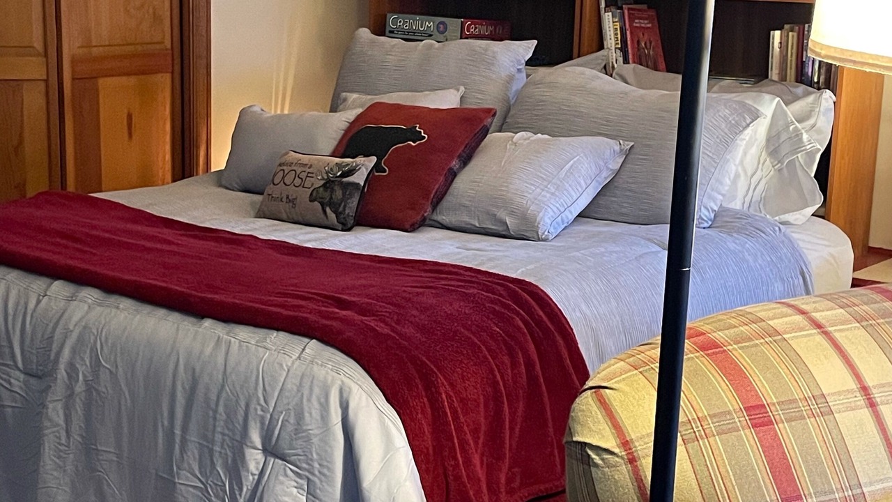 Photo of Bedroom in Redstone