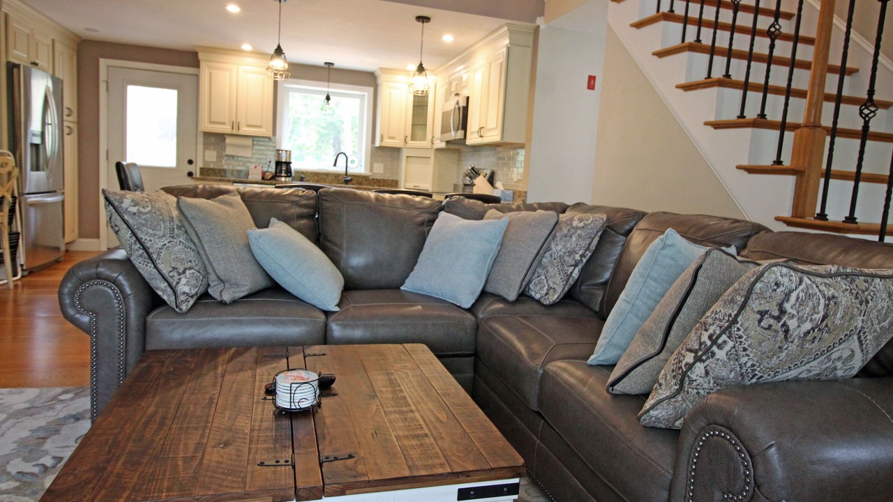 Photo of Livingroom in West Yarmouth