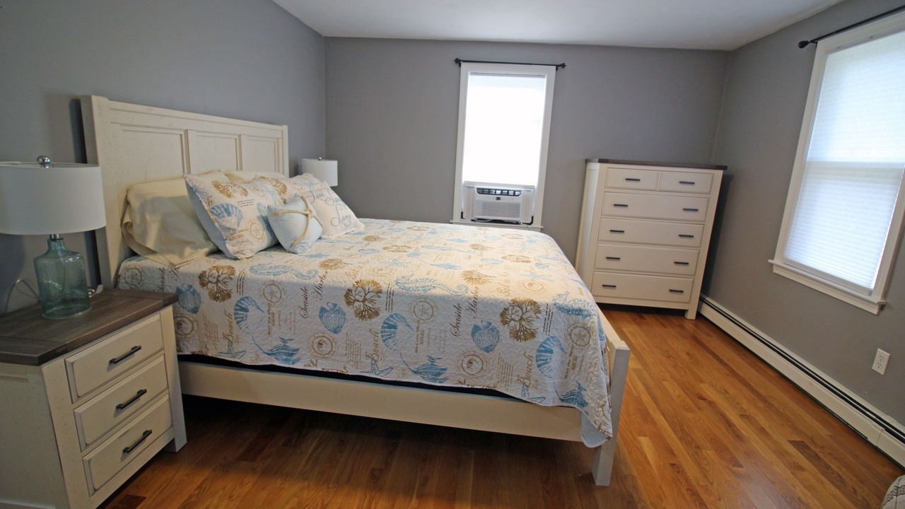 Photo of Bedroom in West Yarmouth