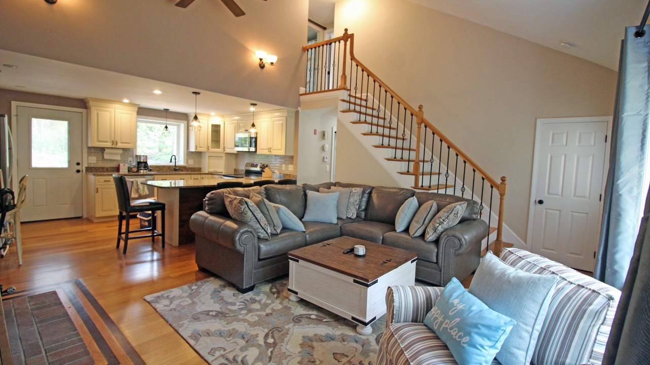 Photo of Livingroom in West Yarmouth