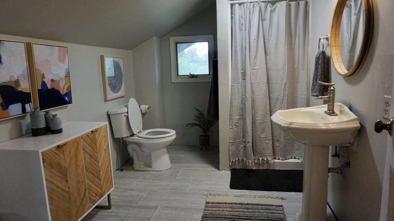 Photo of Bathroom in Cherry Street