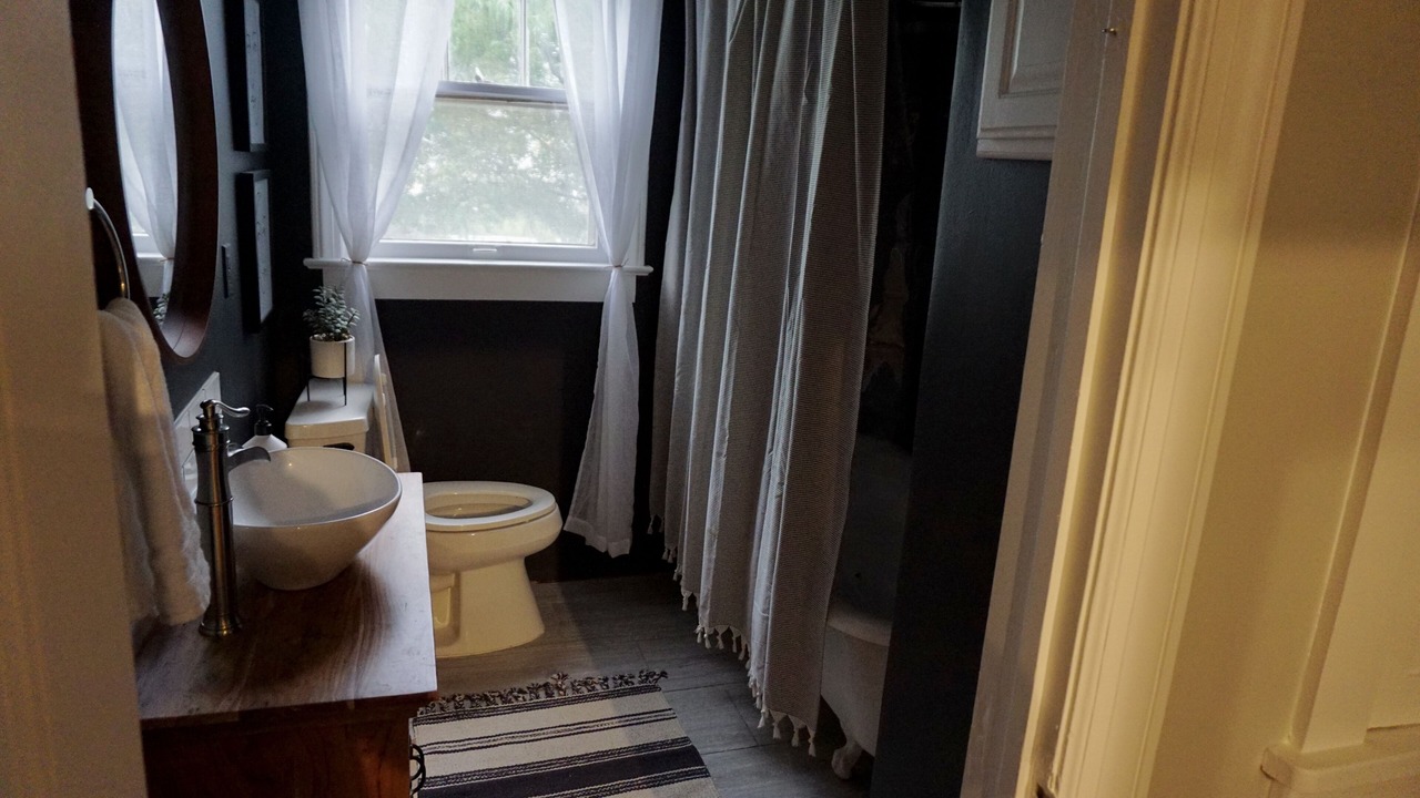 Photo of Bathroom in Cherry Street