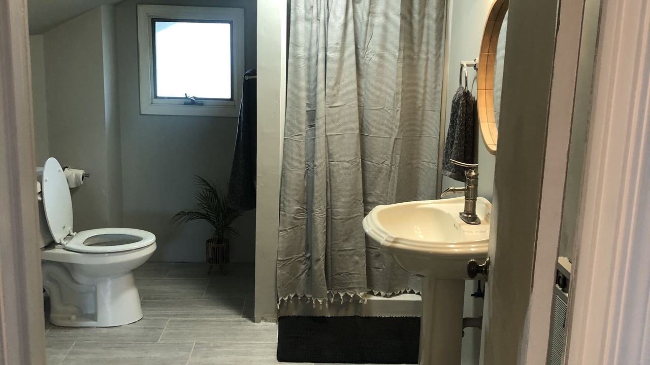 Photo of Bathroom in Cherry Street