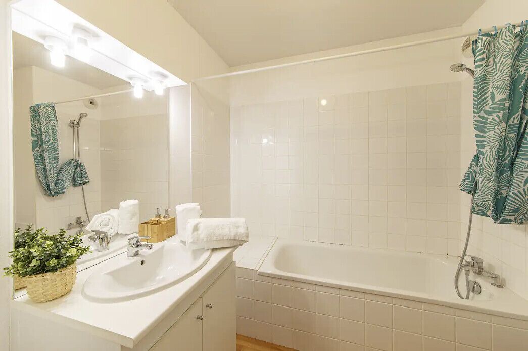 Photo of Bathroom in Laval