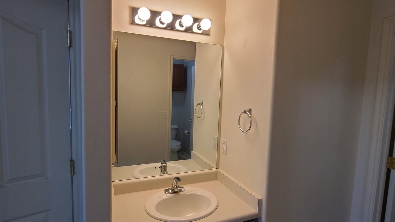 Photo of Bathroom in Lakeview