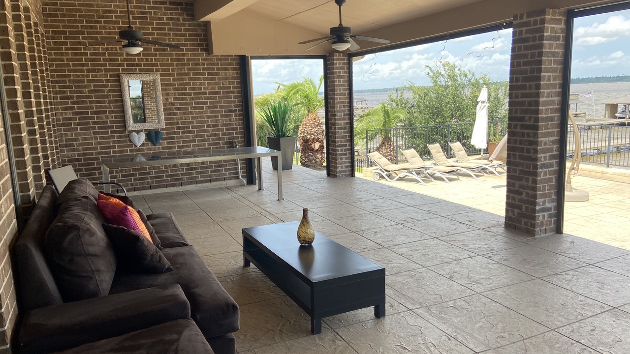 Photo of Patio Balcony in Lake Houston