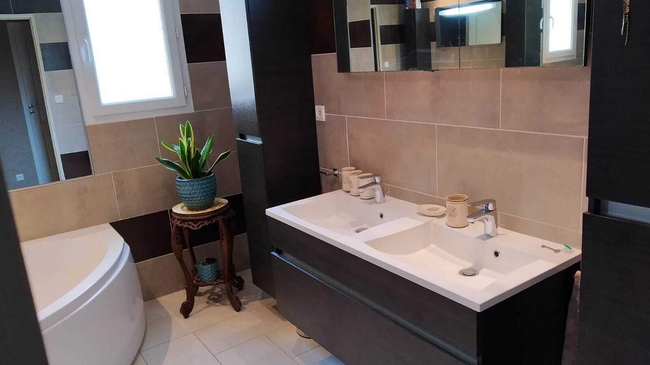 Photo of Bathroom in Saint-Agnant-de-Versillat