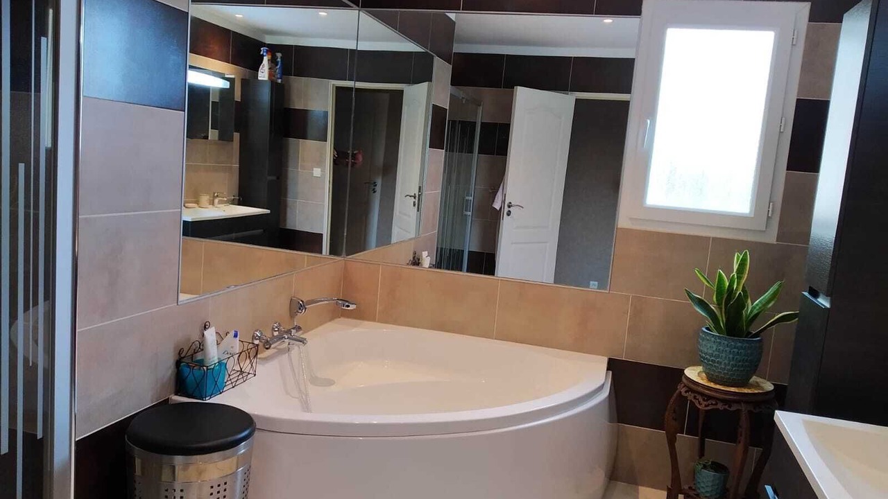 Photo of Bathroom in Saint-Agnant-de-Versillat