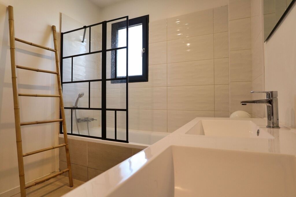 Photo of Bathroom in Vedene