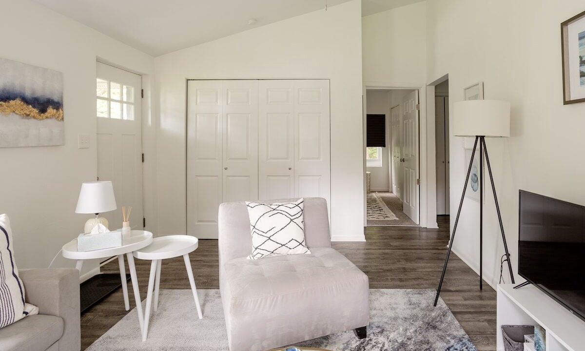Photo of Livingroom in Rosedale