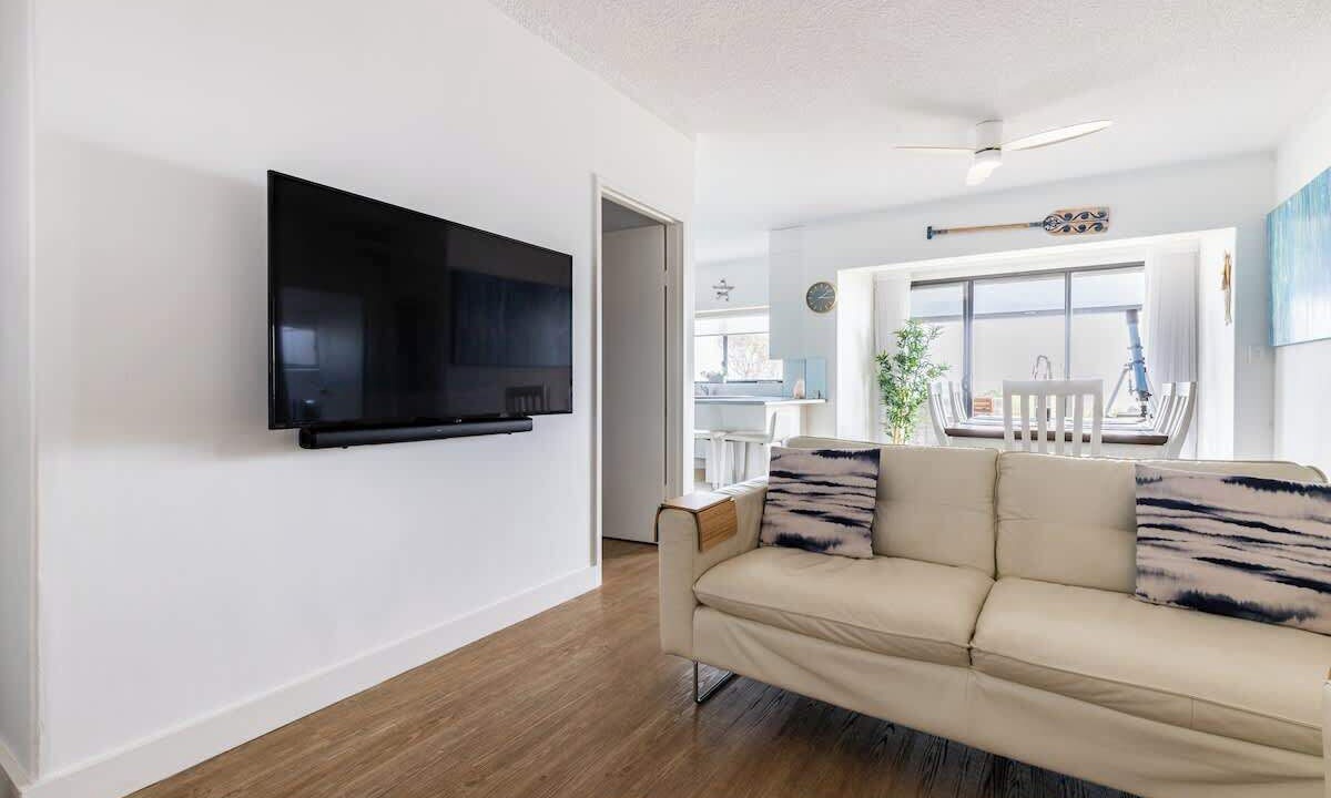 Photo of Livingroom in Semaphore Park