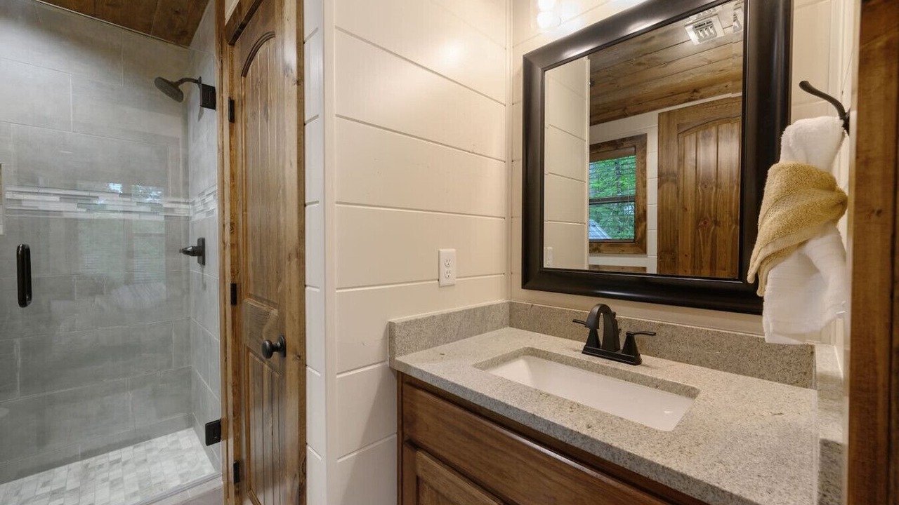 Photo of Bathroom in Broken Bow
