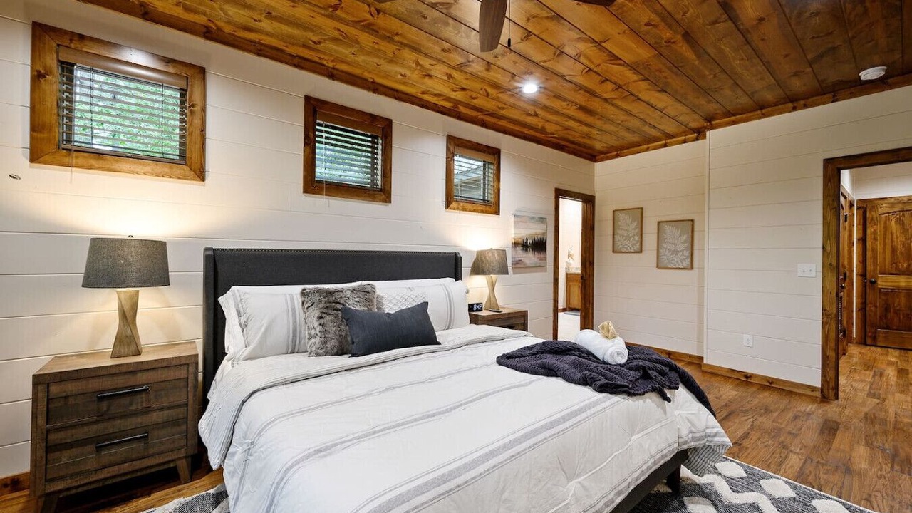 Photo of Bedroom in Broken Bow