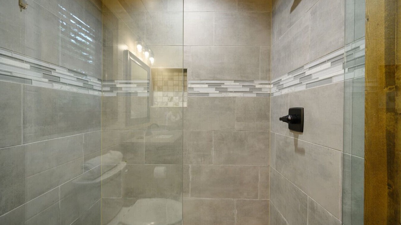 Photo of Bathroom in Broken Bow