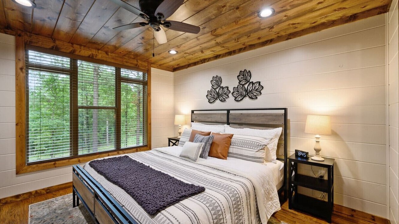 Photo of Bedroom in Broken Bow
