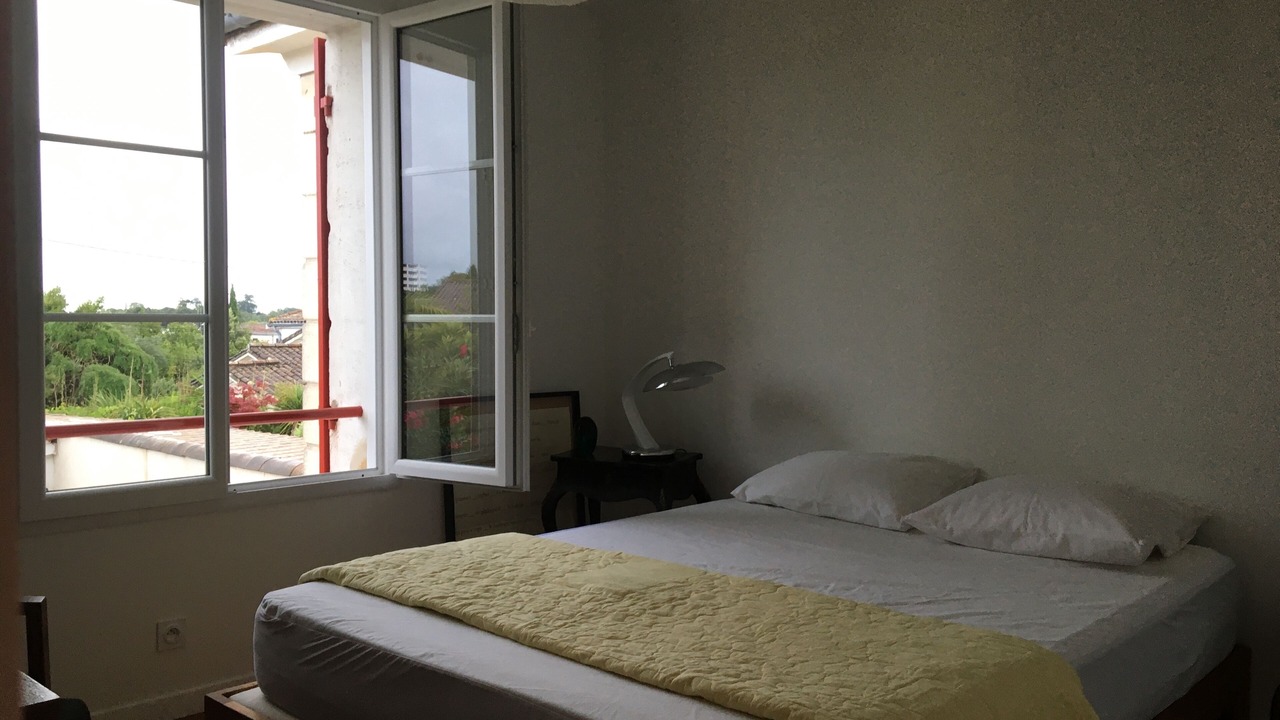 Photo of Bedroom in Cenon