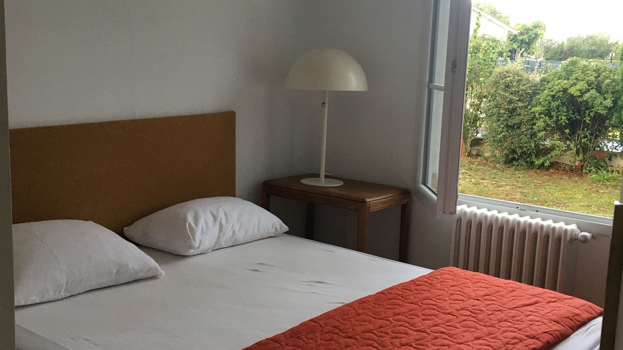 Photo of Bedroom in Cenon