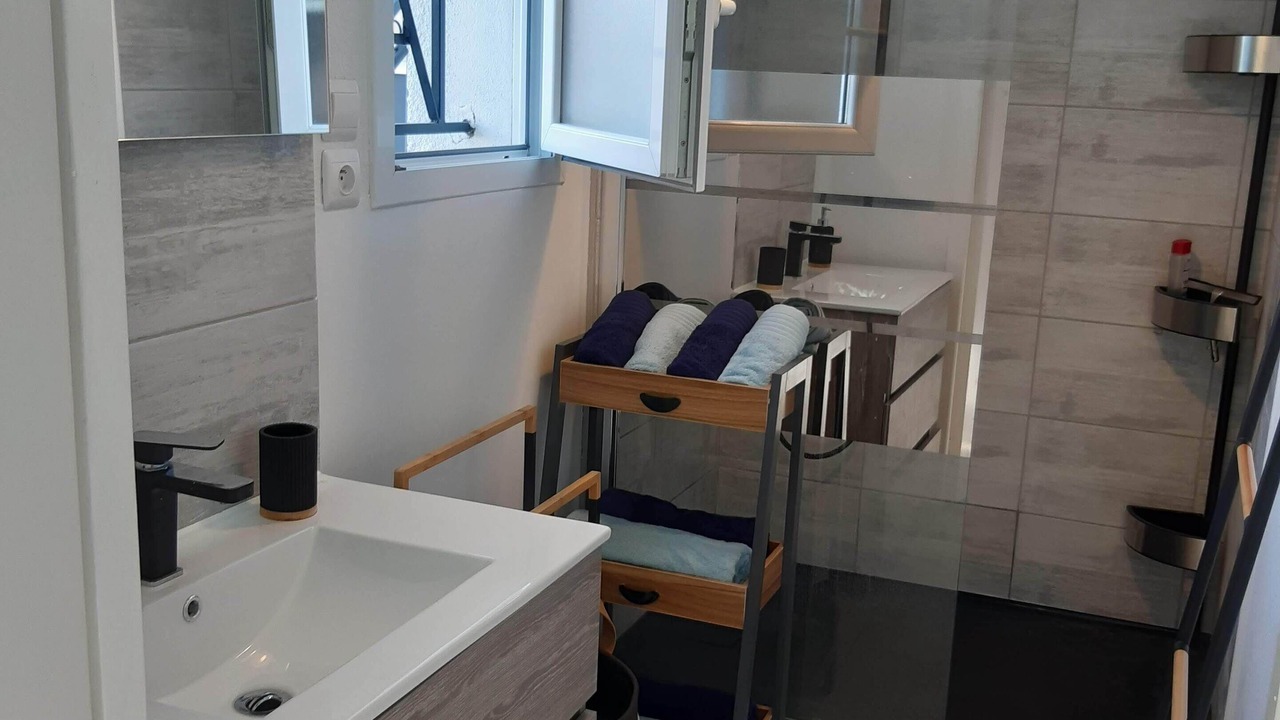 Photo of Bathroom in La Roche-Chalais