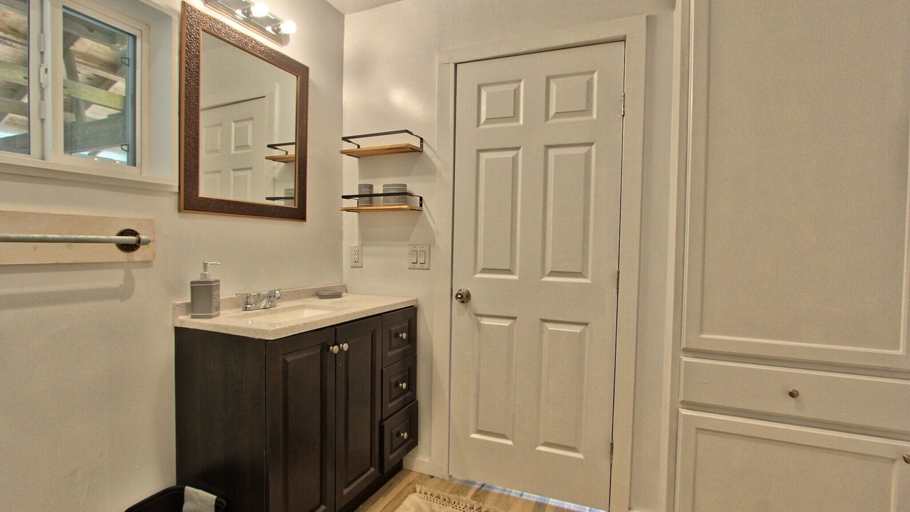 Photo of Bathroom in Blanco