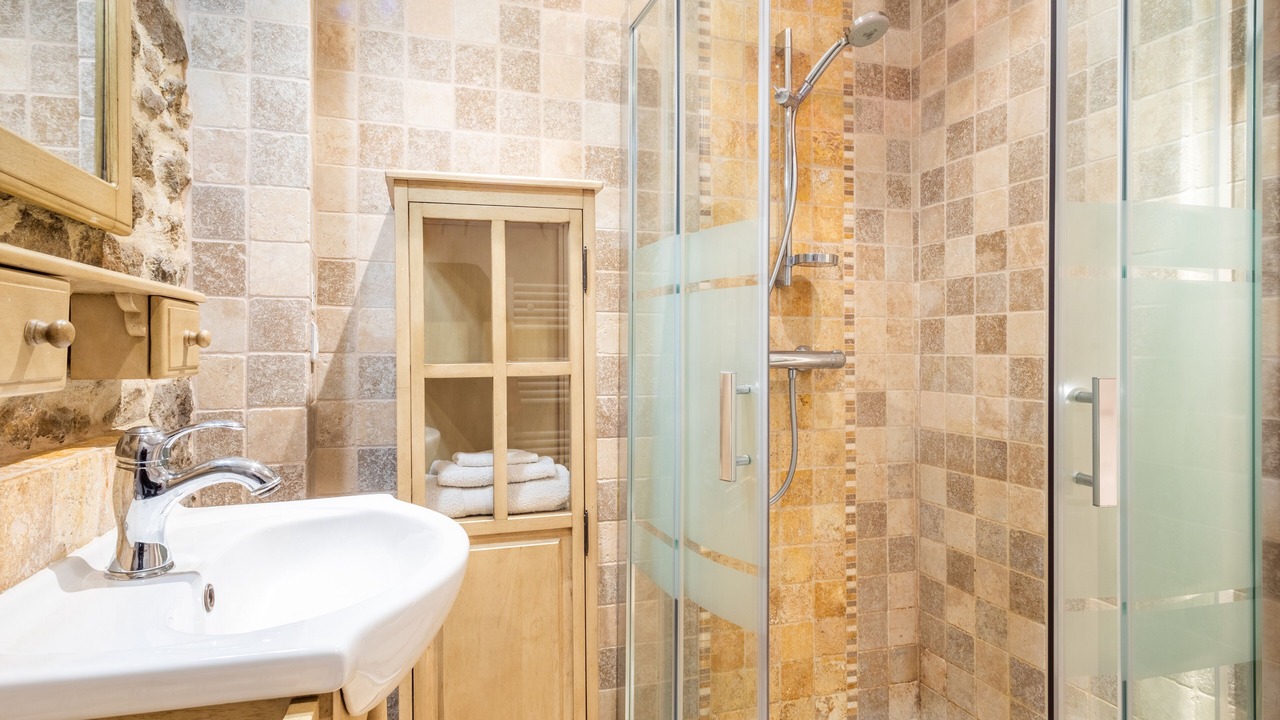 Photo of Bathroom in Dinan