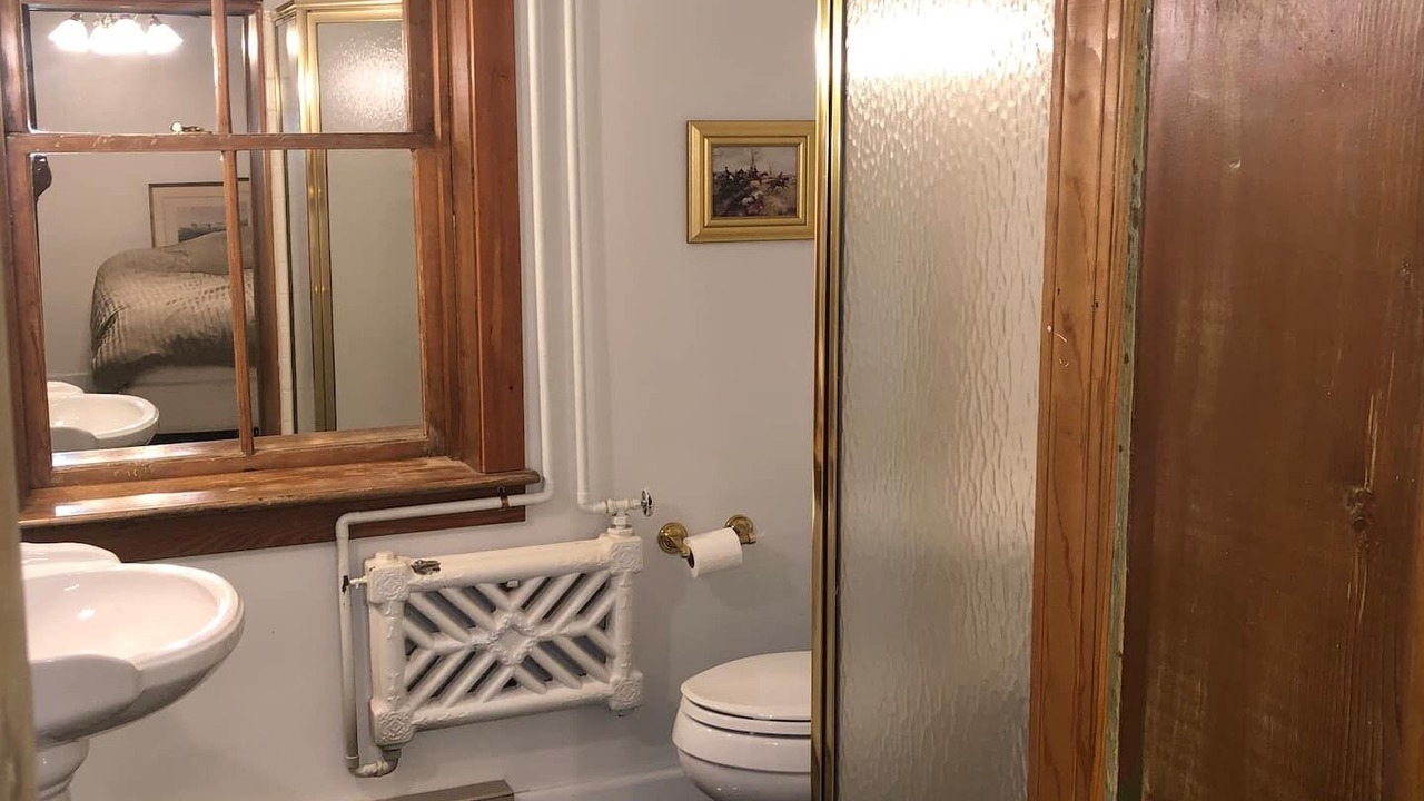 Photo of Bathroom in Locust Grove