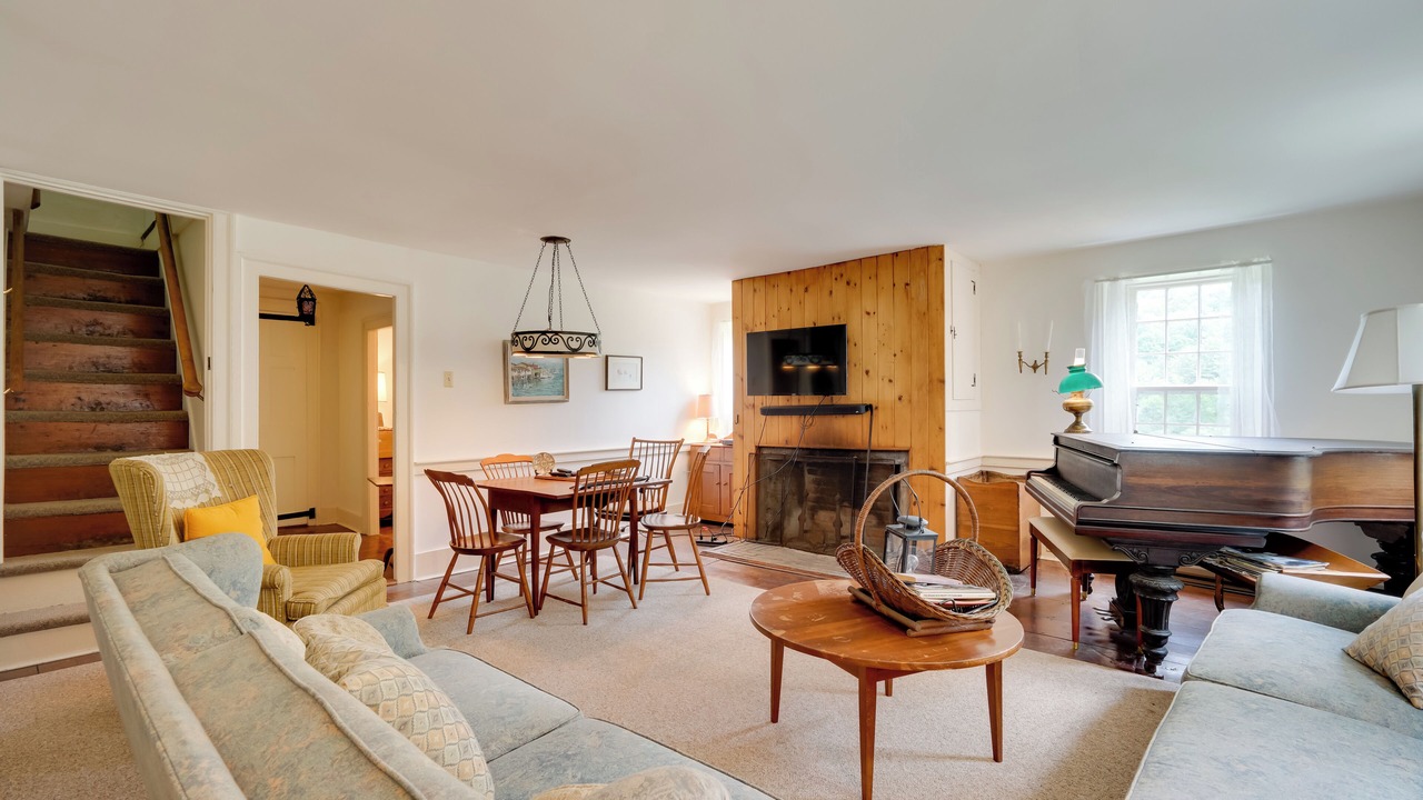 Photo of Bedroom in Salem