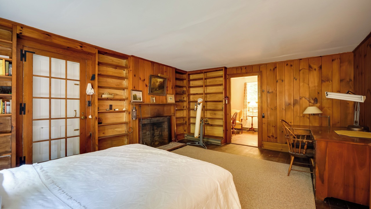 Photo of Bedroom in Salem