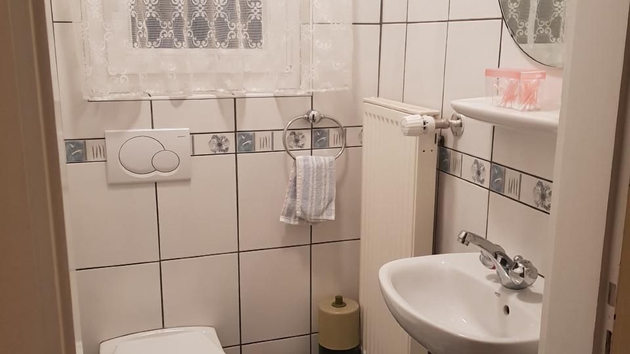 Photo of Others in Glovelier