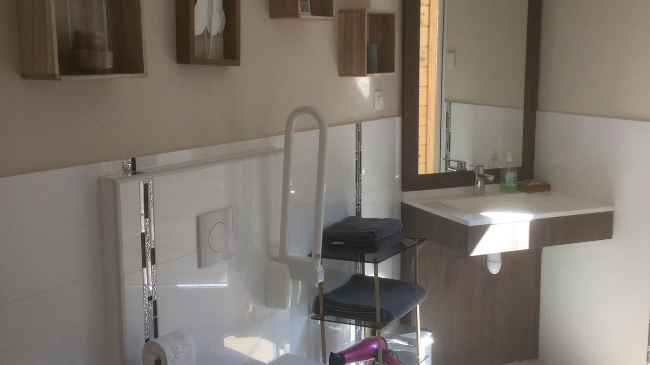 Photo of Bathroom in Ligny-le-Chatel