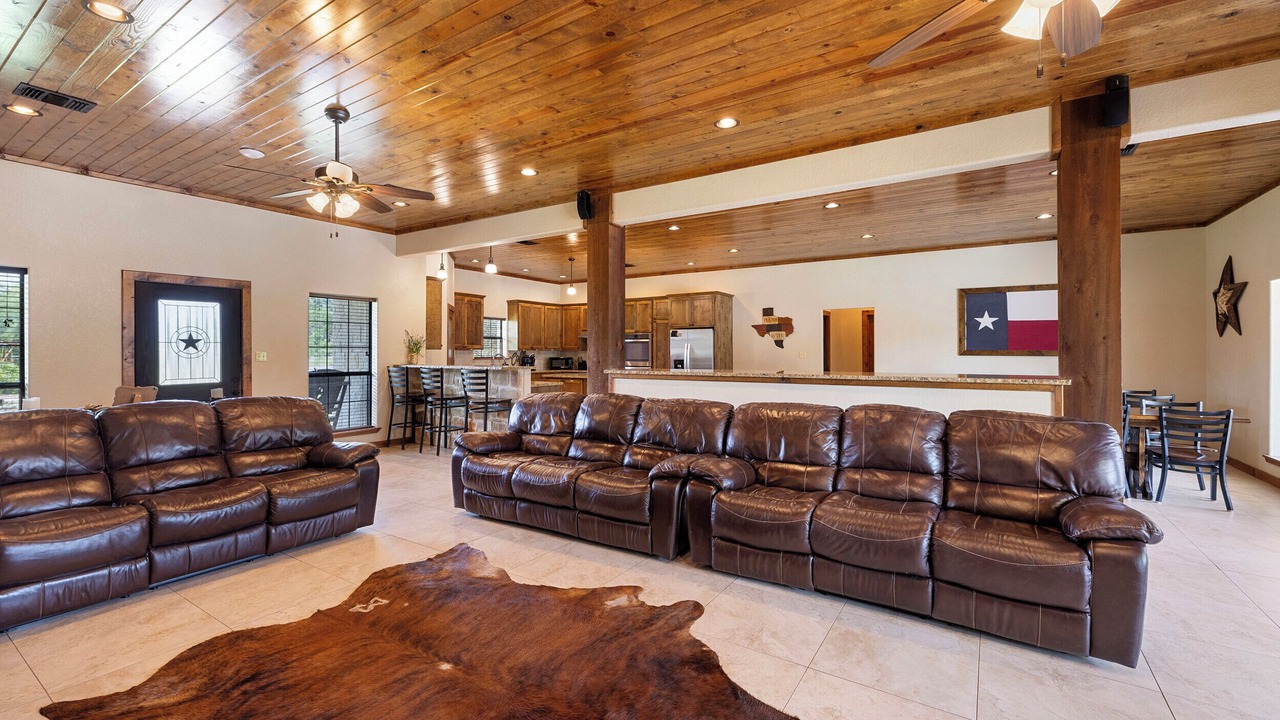 Photo of Livingroom in Concan