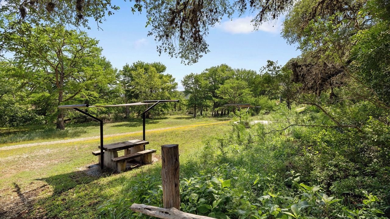 Photo of Outdoor in Concan