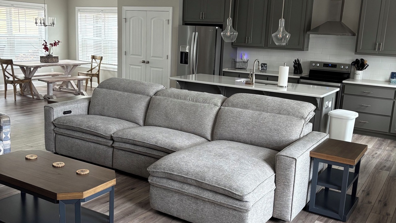 Photo of Livingroom in Six Mile