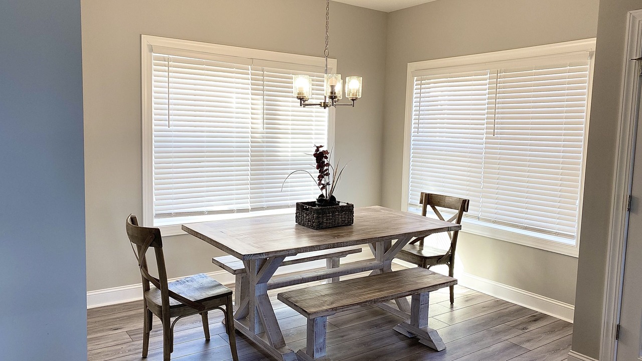 Photo of Livingroom in Six Mile