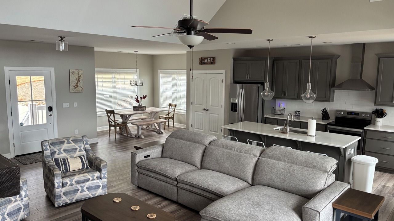 Photo of Livingroom in Six Mile