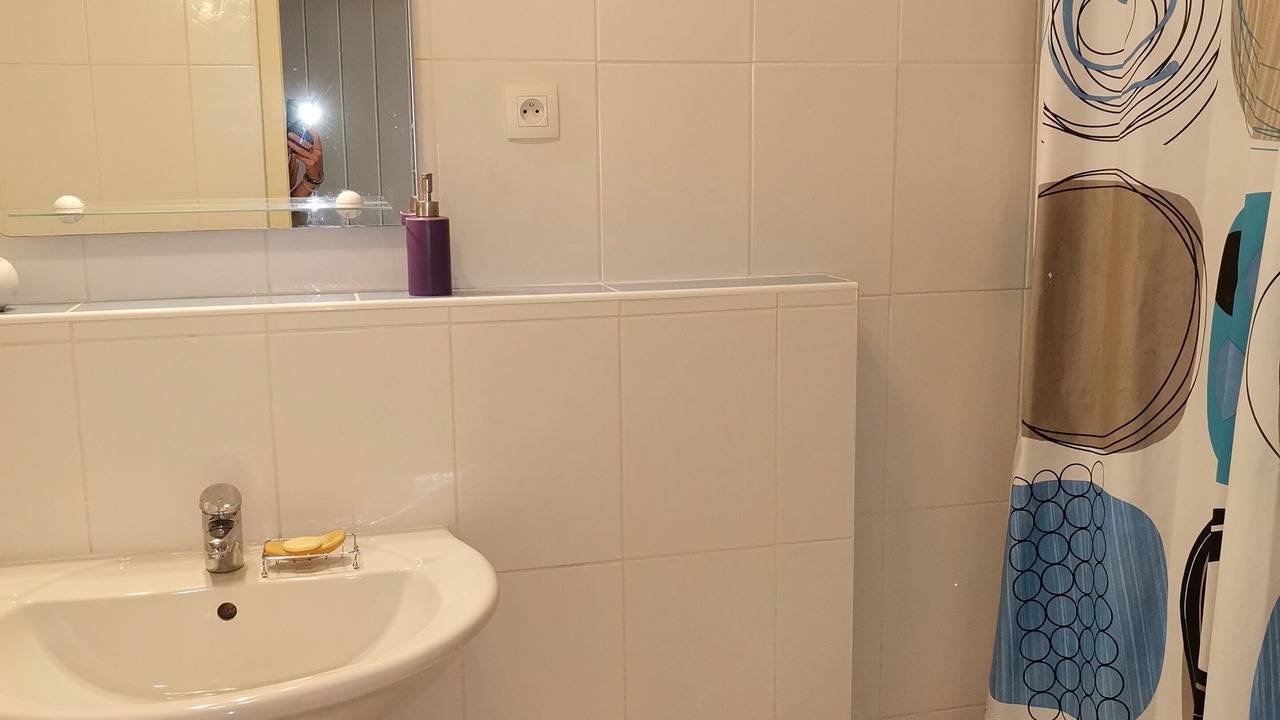 Photo of Bathroom in Lesparre-Medoc