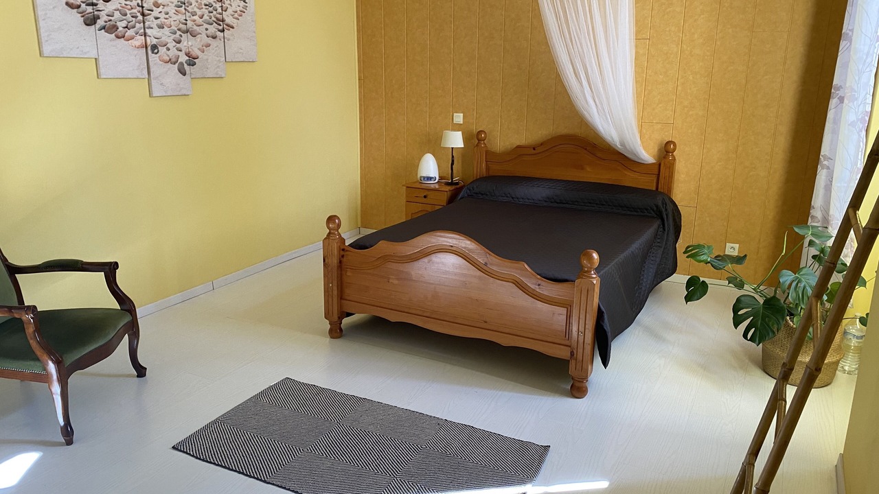 Photo of Bedroom in Lesparre-Medoc