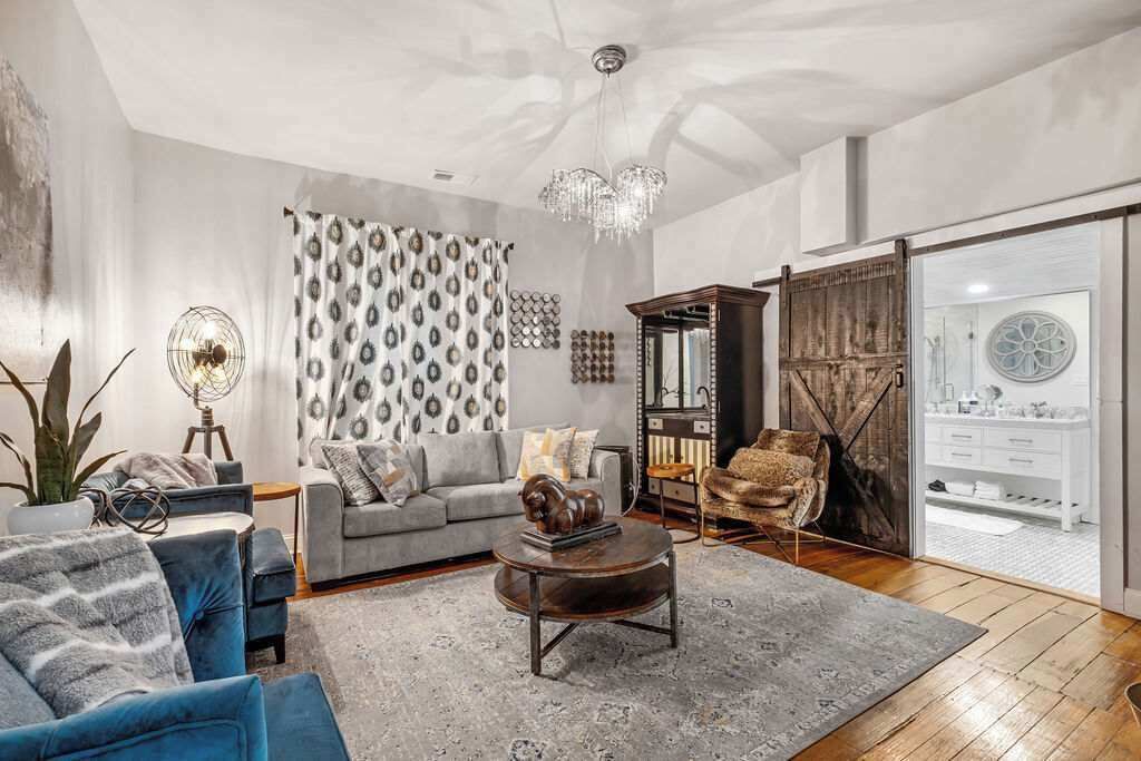 Photo of Livingroom in Germantown
