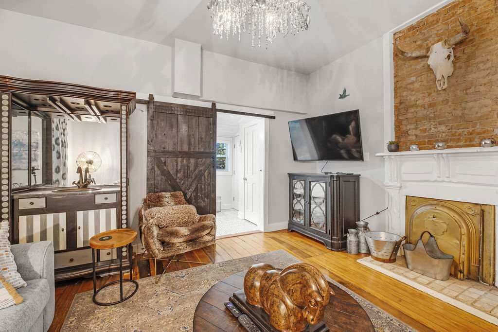 Photo of Livingroom in Germantown